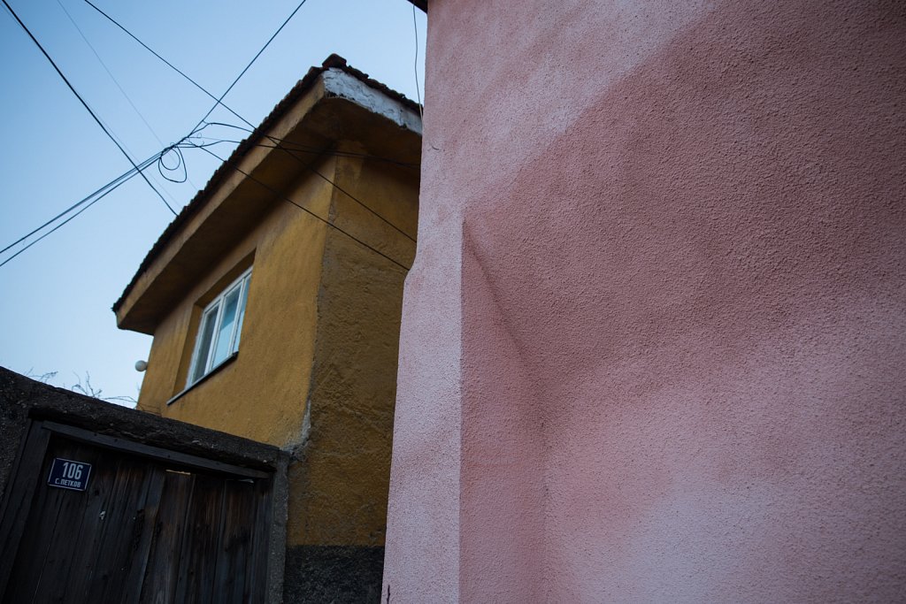 Houses, Veles